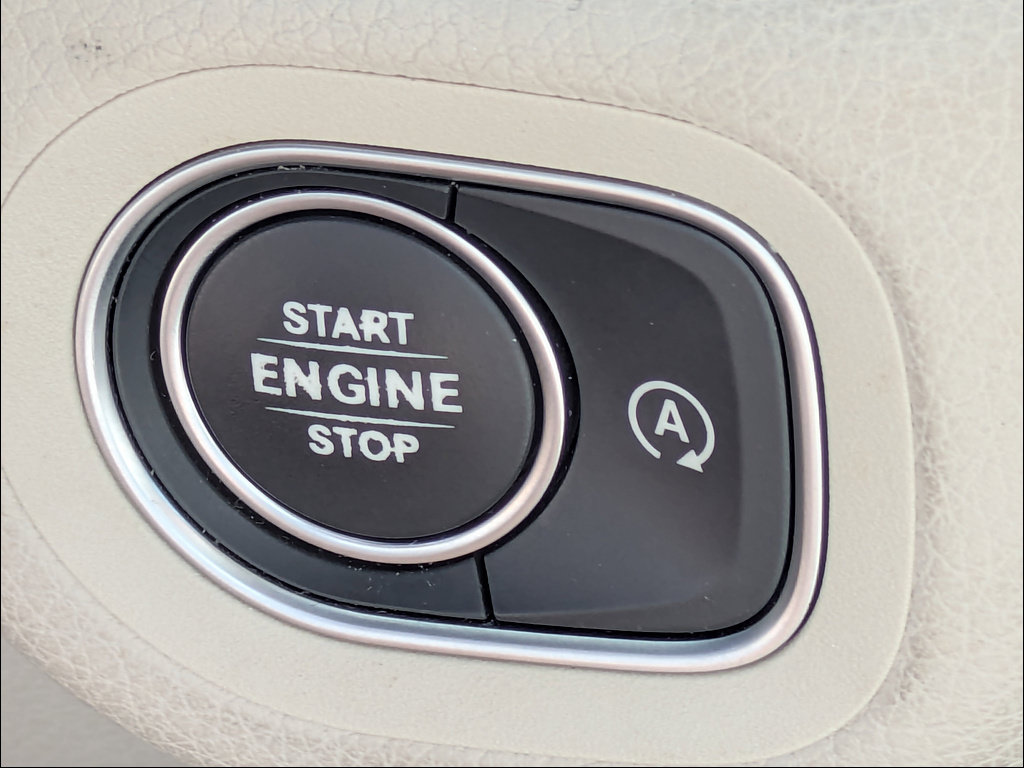 Used 2022 Mercedes-Benz GLS 450 4MATIC image 30