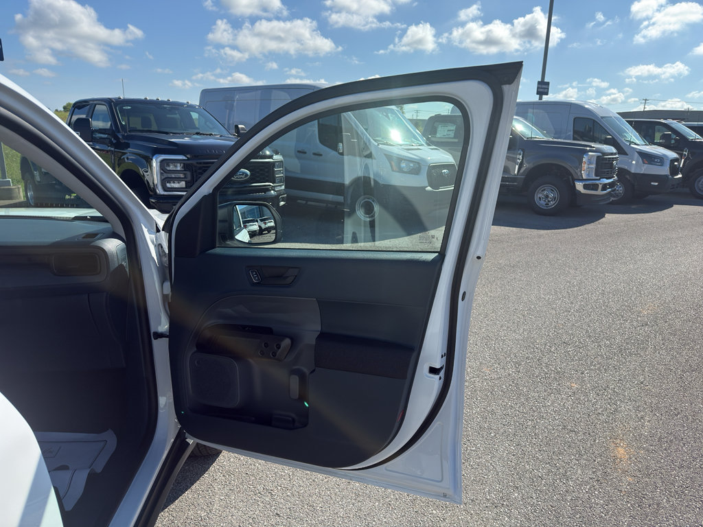 Used 2025 Ford Maverick XL FWD image 18
