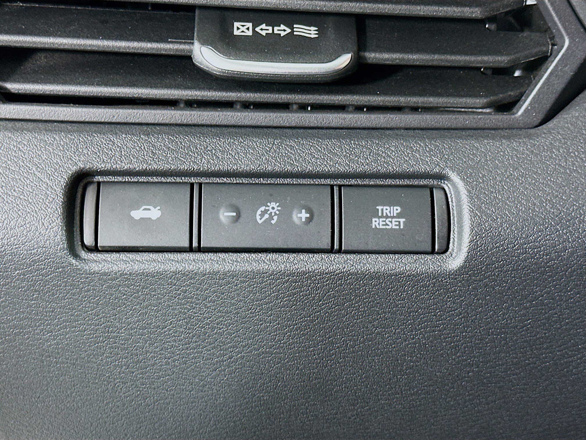 Used 2025 Nissan Altima 2.5 S FWD image 16