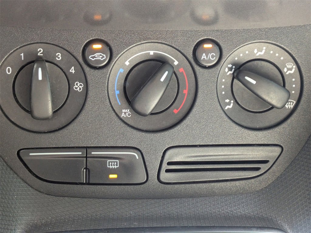 Used 2015 Ford Transit Connect XLT image 24