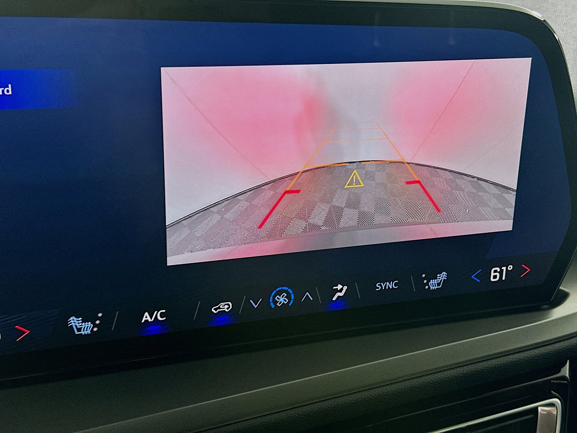 Used 2025 Chevrolet Traverse LT image 23