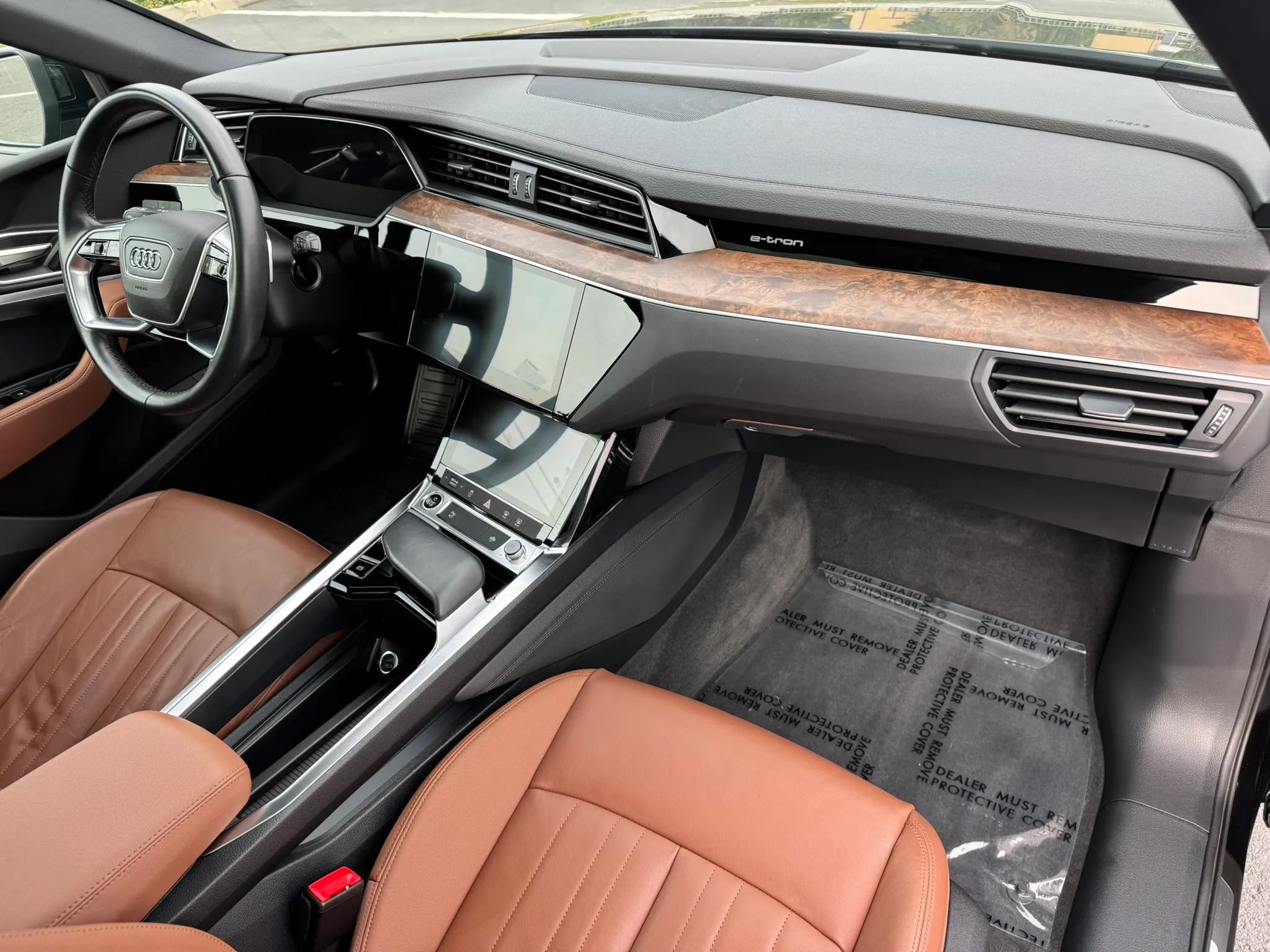 Used 2022 Audi e-tron Premium w/ Convenience Plus Package AWD/4WD image 25