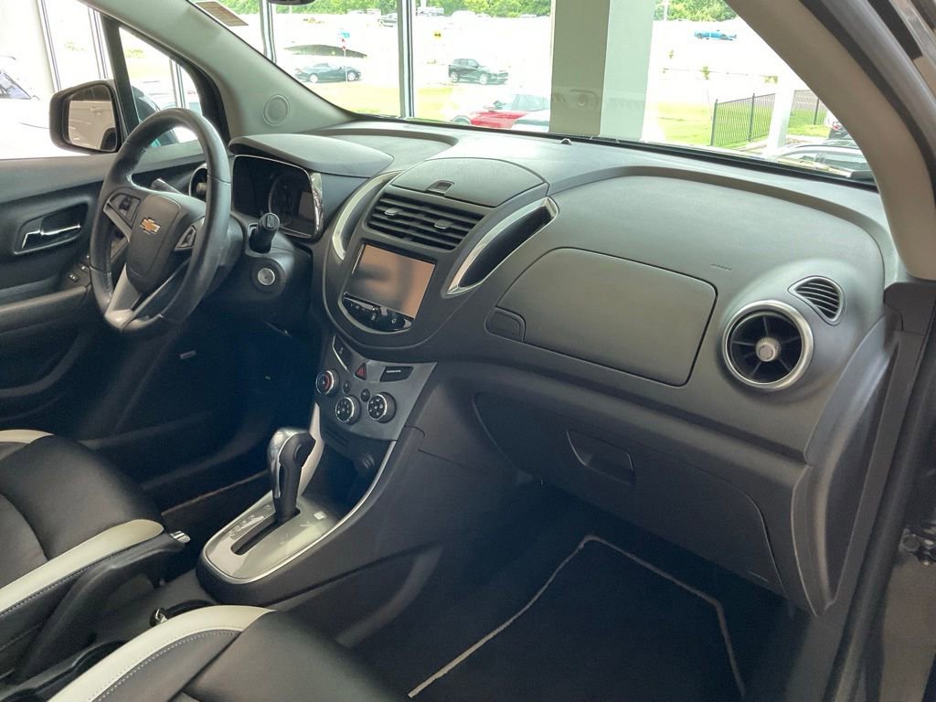 Used 2016 Chevrolet Trax LTZ w/ Midnight Edition AWD/4WD image 18