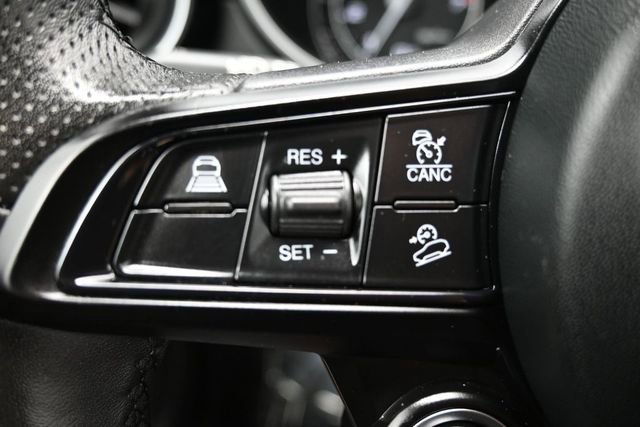 Used 2023 Alfa Romeo Stelvio Ti AWD/4WD image 25