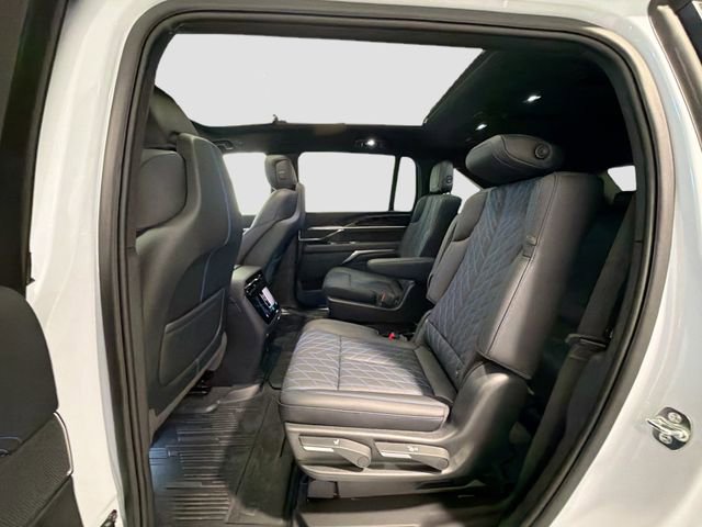 New 2026 Cadillac Escalade IQ Sport 1 w/ LPO, Floor Liner Package AWD/4WD image 20