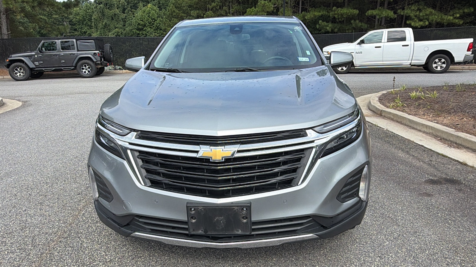 Used 2024 Chevrolet Equinox LT FWD image 3