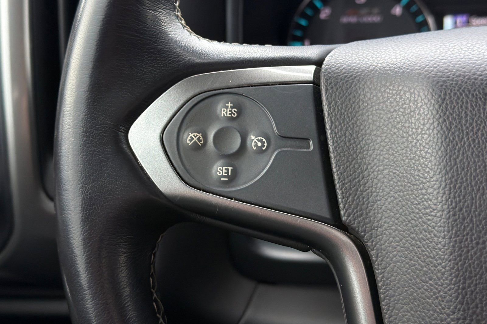 Used 2018 Chevrolet Silverado 1500 LT w/ All Star Edition image 33