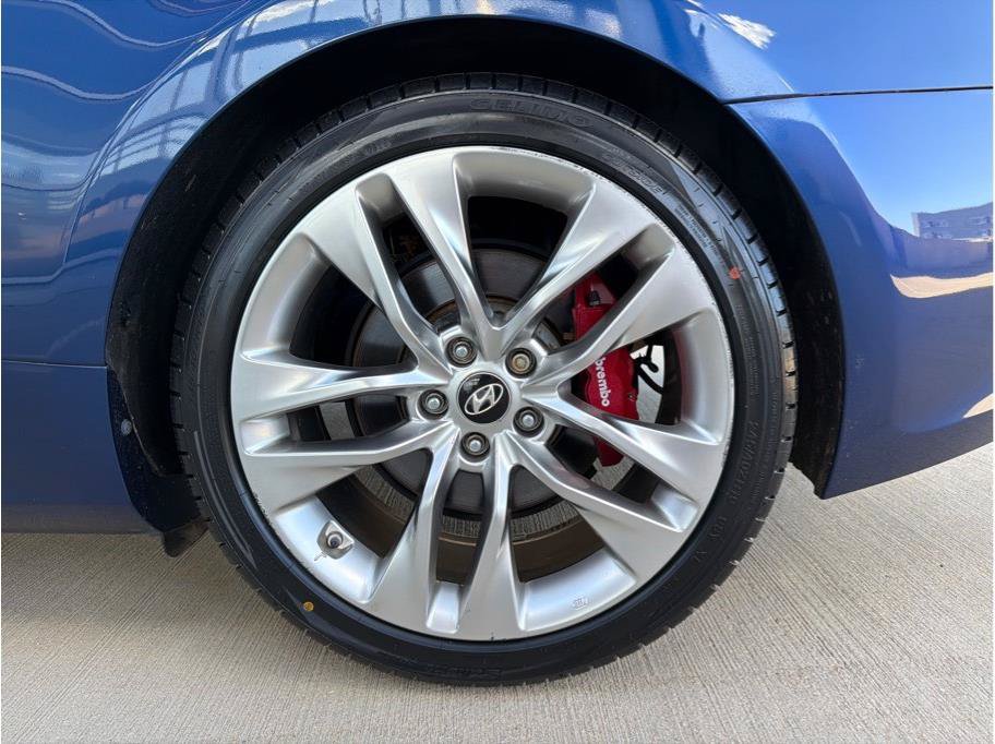 Used 2015 Hyundai Genesis 3.8 RWD image 26