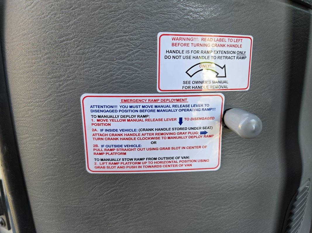 Used 2005 Dodge Grand Caravan SXT w/ Leather Interior Group FWD image 20