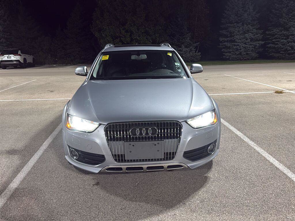 Used 2016 Audi A4 Premium Plus w/ Technology Package AWD/4WD image 2