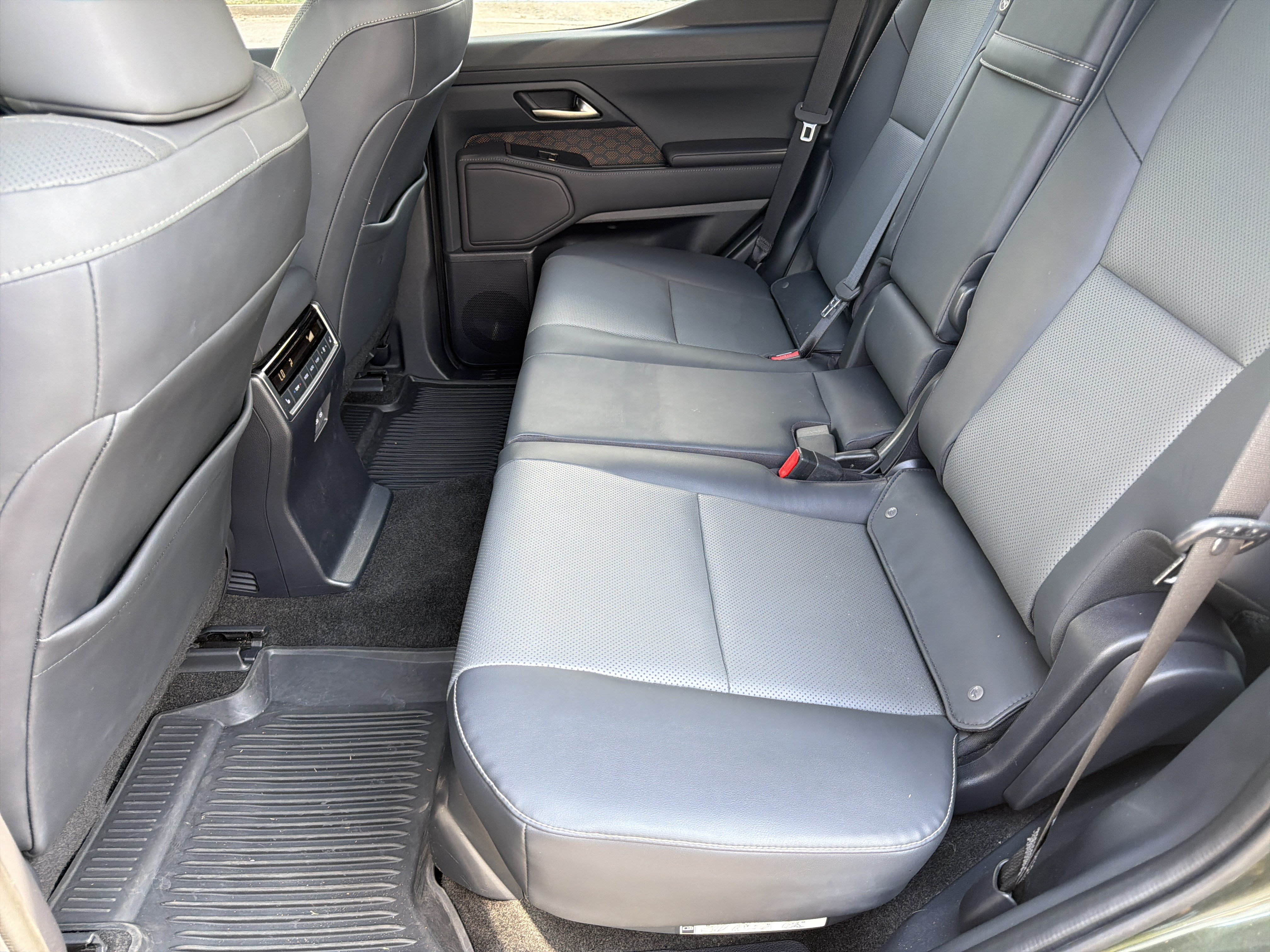 Used 2024 Lexus GX 550 w/ Accessory Package (Z1) AWD/4WD image 21