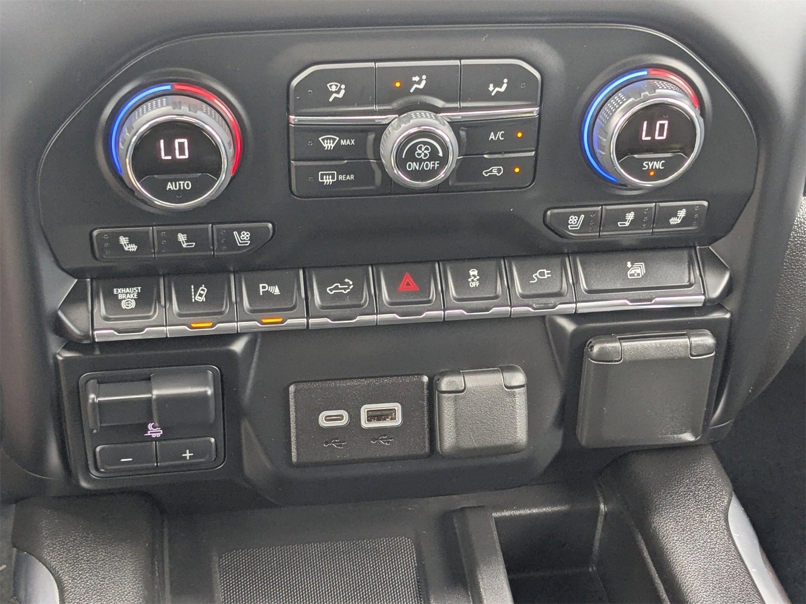 Used 2022 Chevrolet Silverado 2500 LTZ w/ LTZ Convenience Package image 24