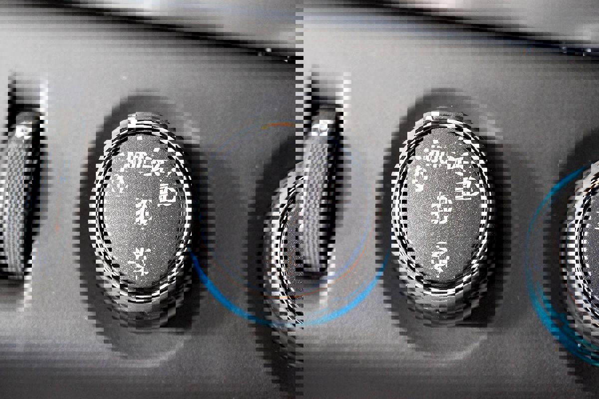 Used 2016 Chevrolet Suburban LTZ image 40