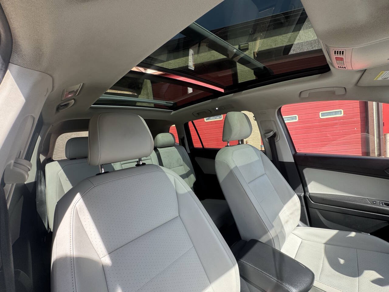 Used 2019 Volkswagen Tiguan SEL AWD/4WD image 32