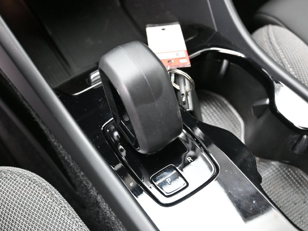 Used 2025 Volvo EX40 Core AWD/4WD image 21