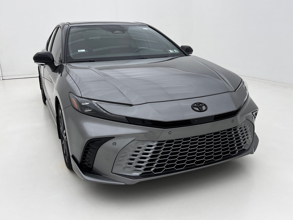 Used 2025 Toyota Camry XSE w/ Premium Plus Package AWD/4WD image 3