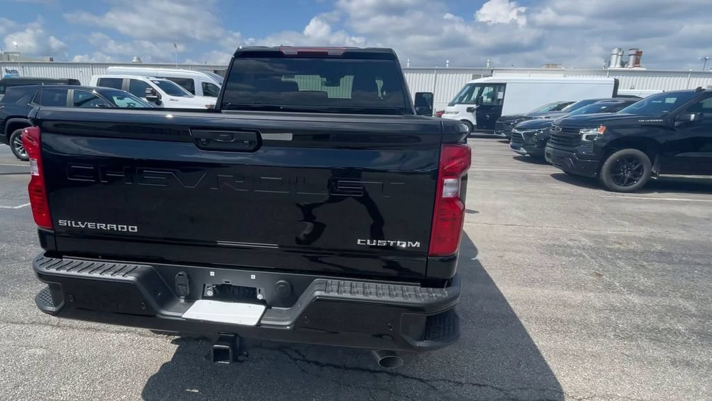 New 2026 Chevrolet Silverado 2500 Custom w/ Custom Value Package AWD/4WD image 9