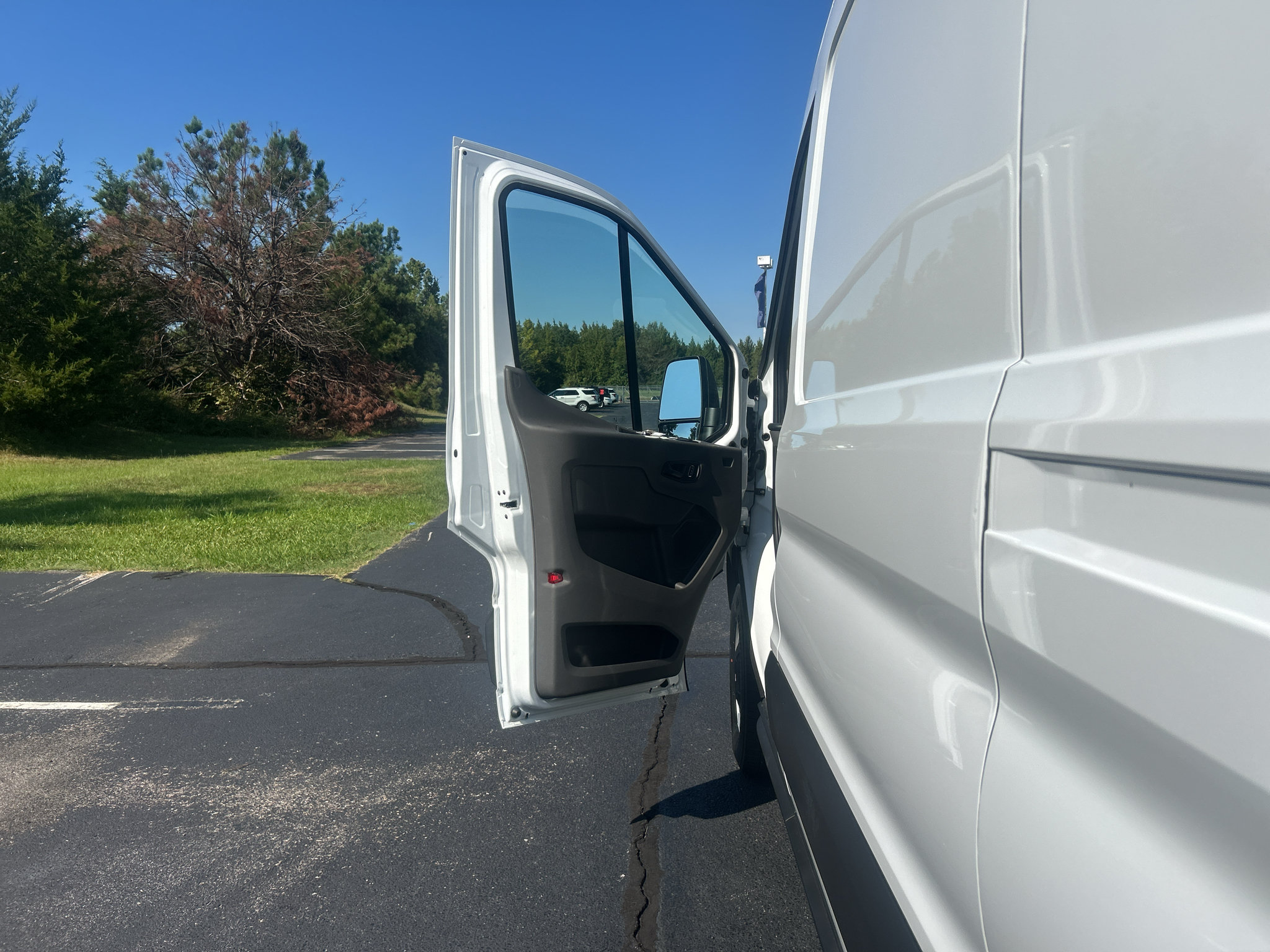 New 2027 Ford Transit 250 148 Medium Roof RWD image 20