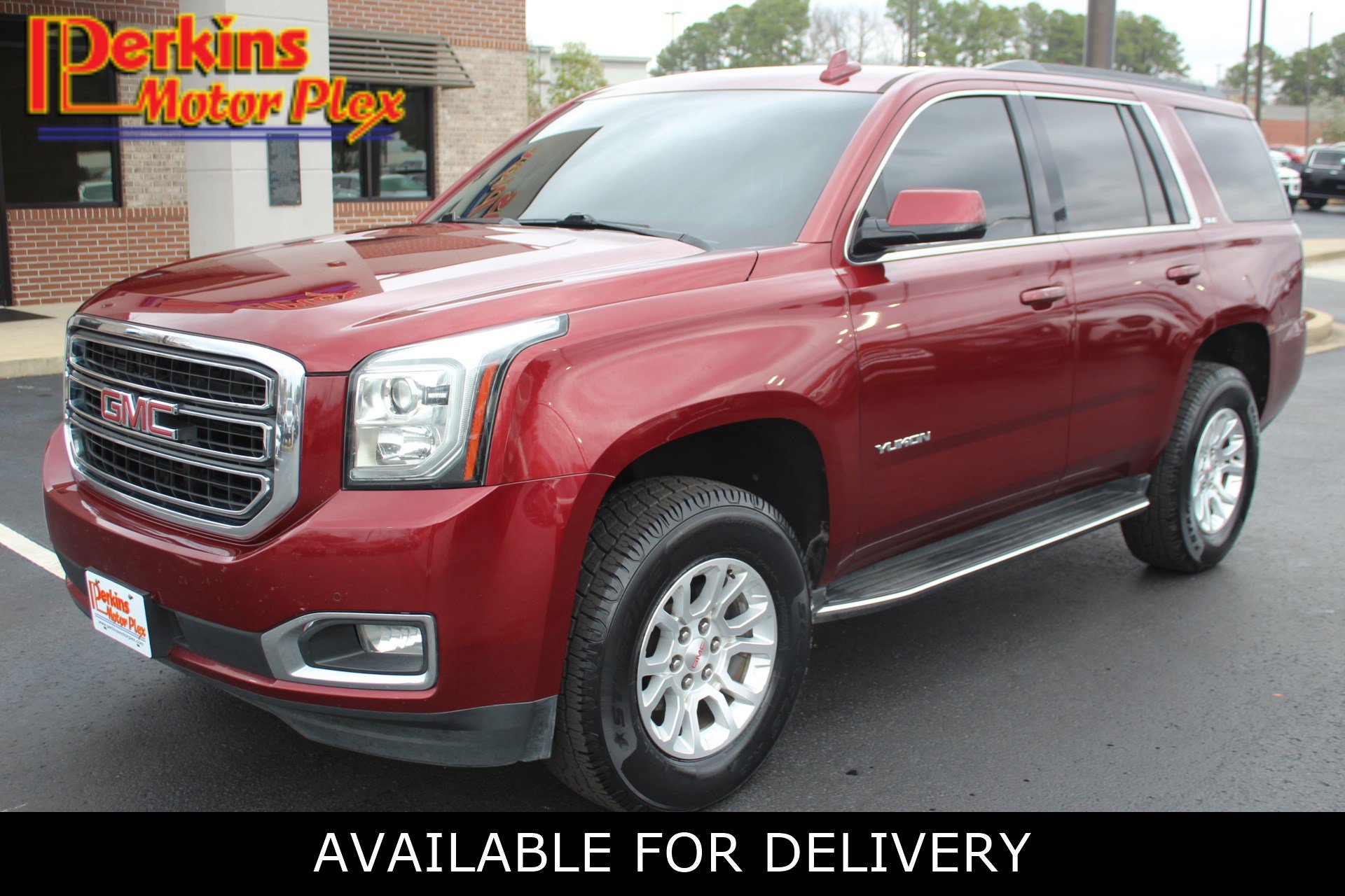 Used 2020 GMC Yukon SLE image 1