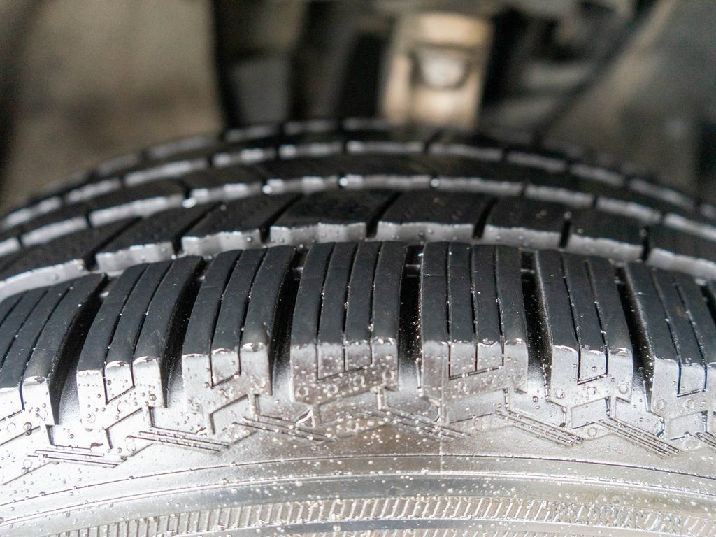 Used 2018 Jeep Grand Cherokee Altitude image 32