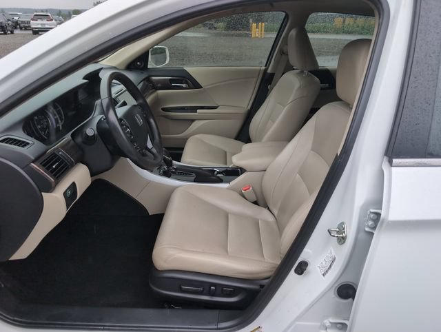 Used 2017 Honda Accord EX-L image 16