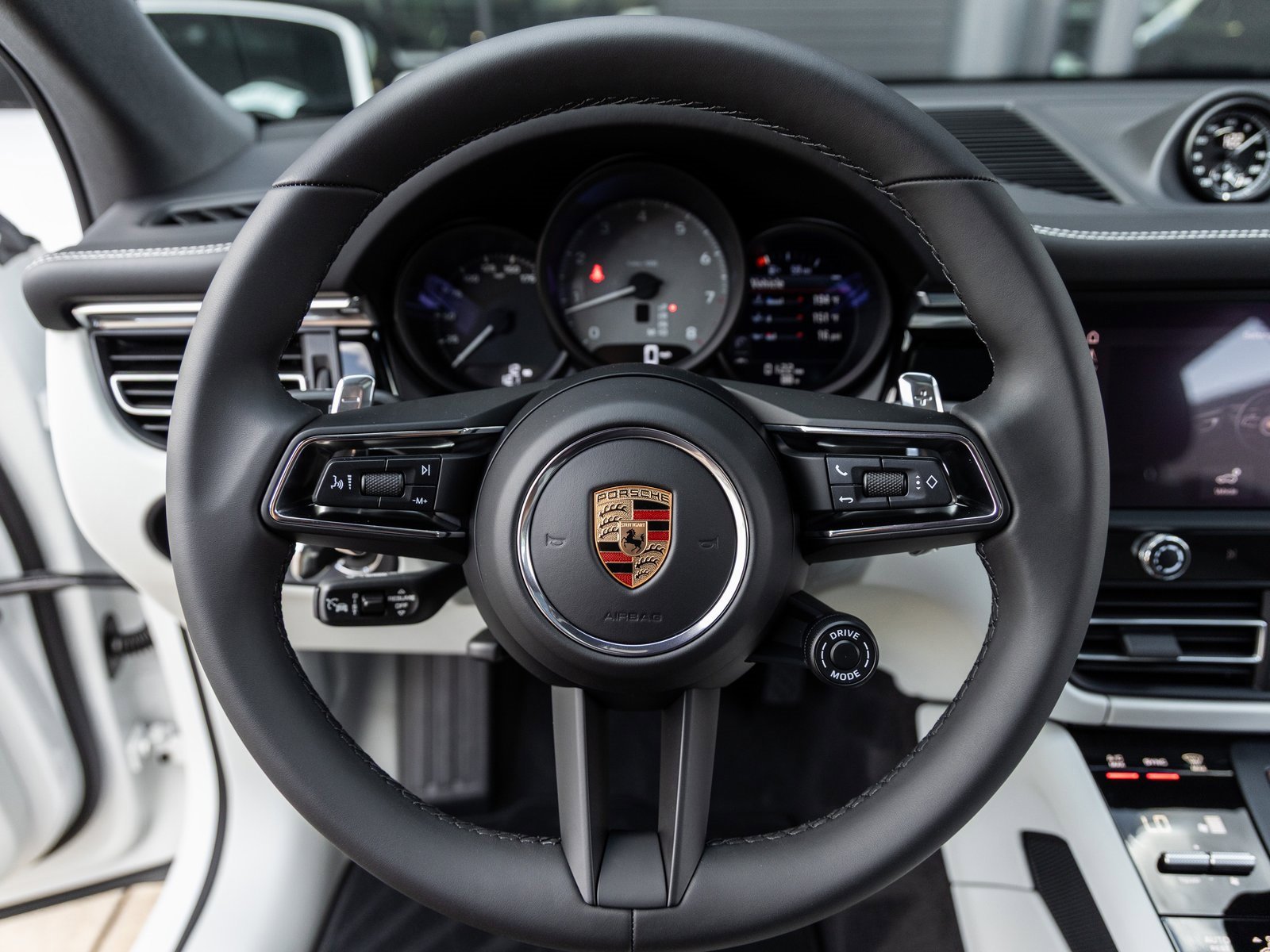 New 2026 Porsche Macan S image 30