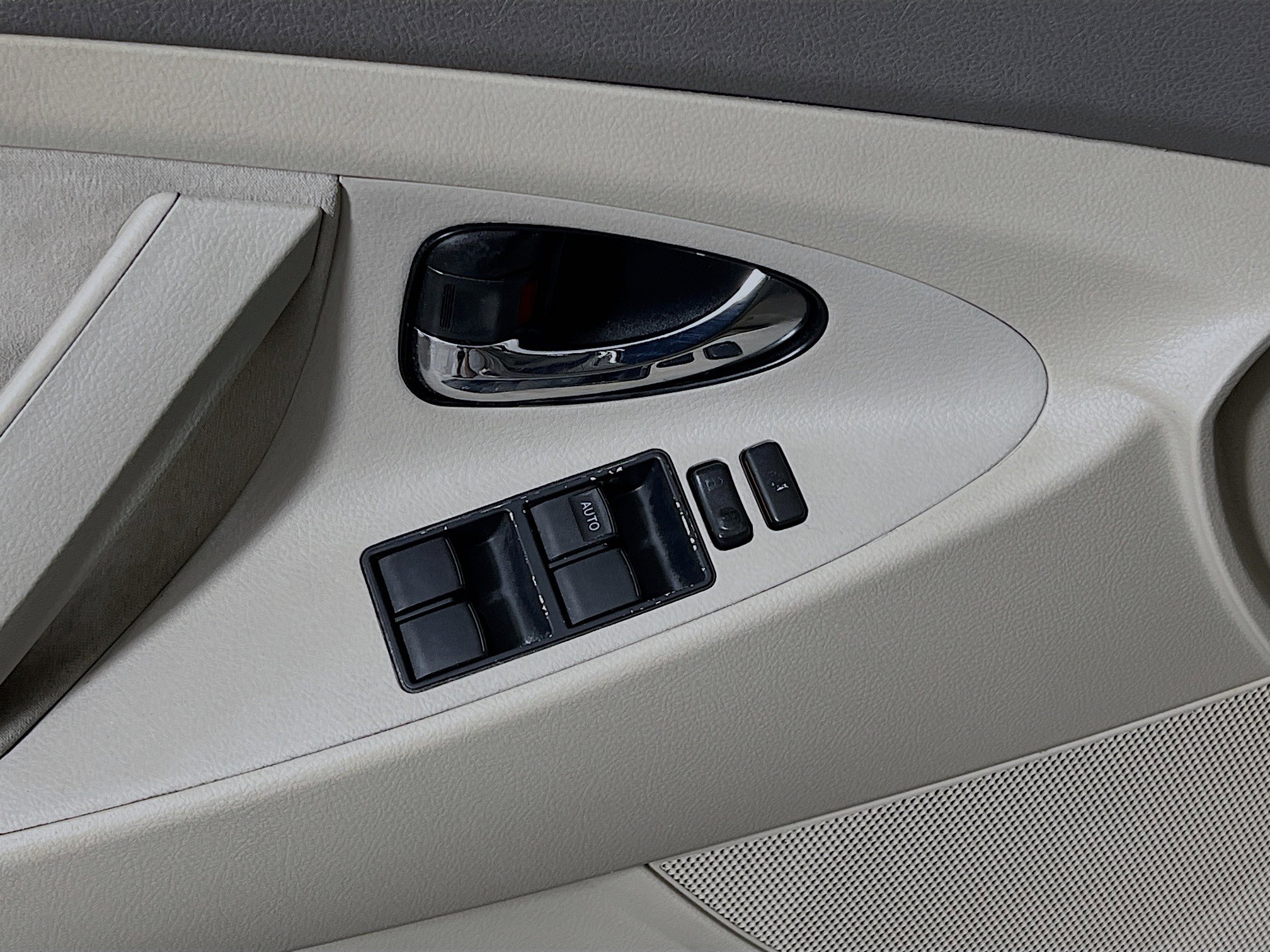 Used 2009 Toyota Camry LE image 16