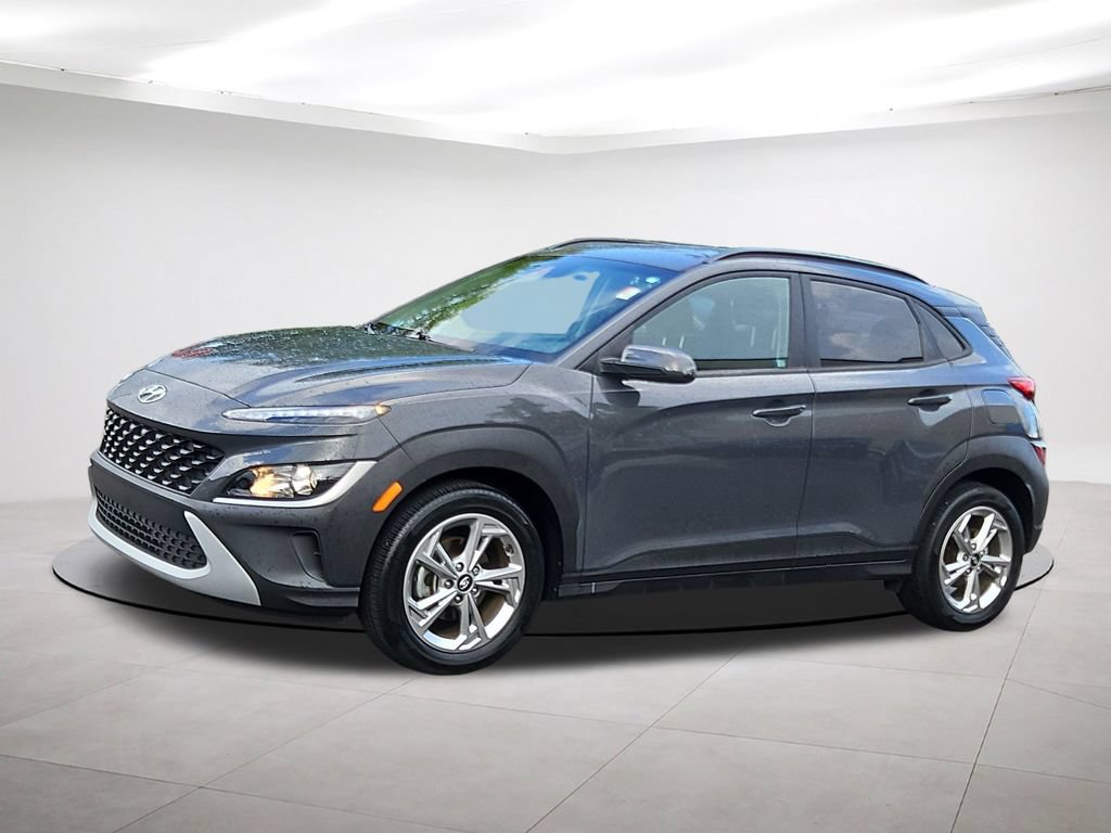 Used 2023 Hyundai Kona SEL w/ Cargo Package FWD image 3