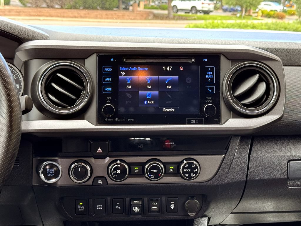 Used 2018 Toyota Tacoma TRD Off-Road w/ Technology Package AWD/4WD image 31