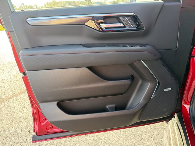 New 2026 Chevrolet Suburban RST w/ Comfort Package AWD/4WD image 17