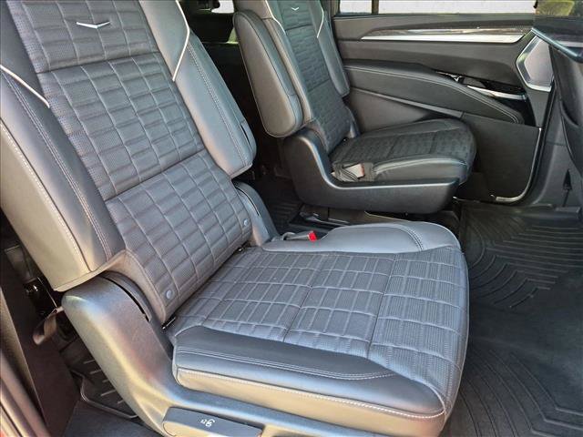Used 2025 Cadillac Escalade ESV V AWD/4WD image 20
