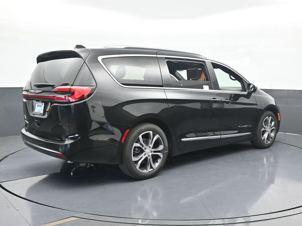 New 2026 Chrysler Pacifica Pinnacle image 6
