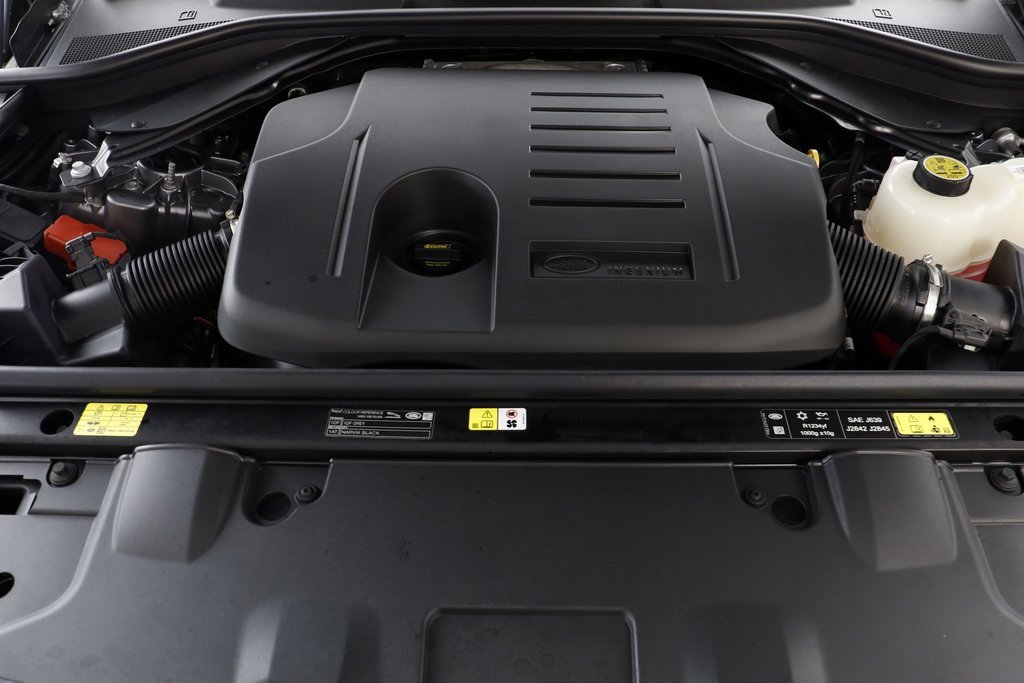 New 2025 Land Rover Range Rover Long Wheelbase SE image 24