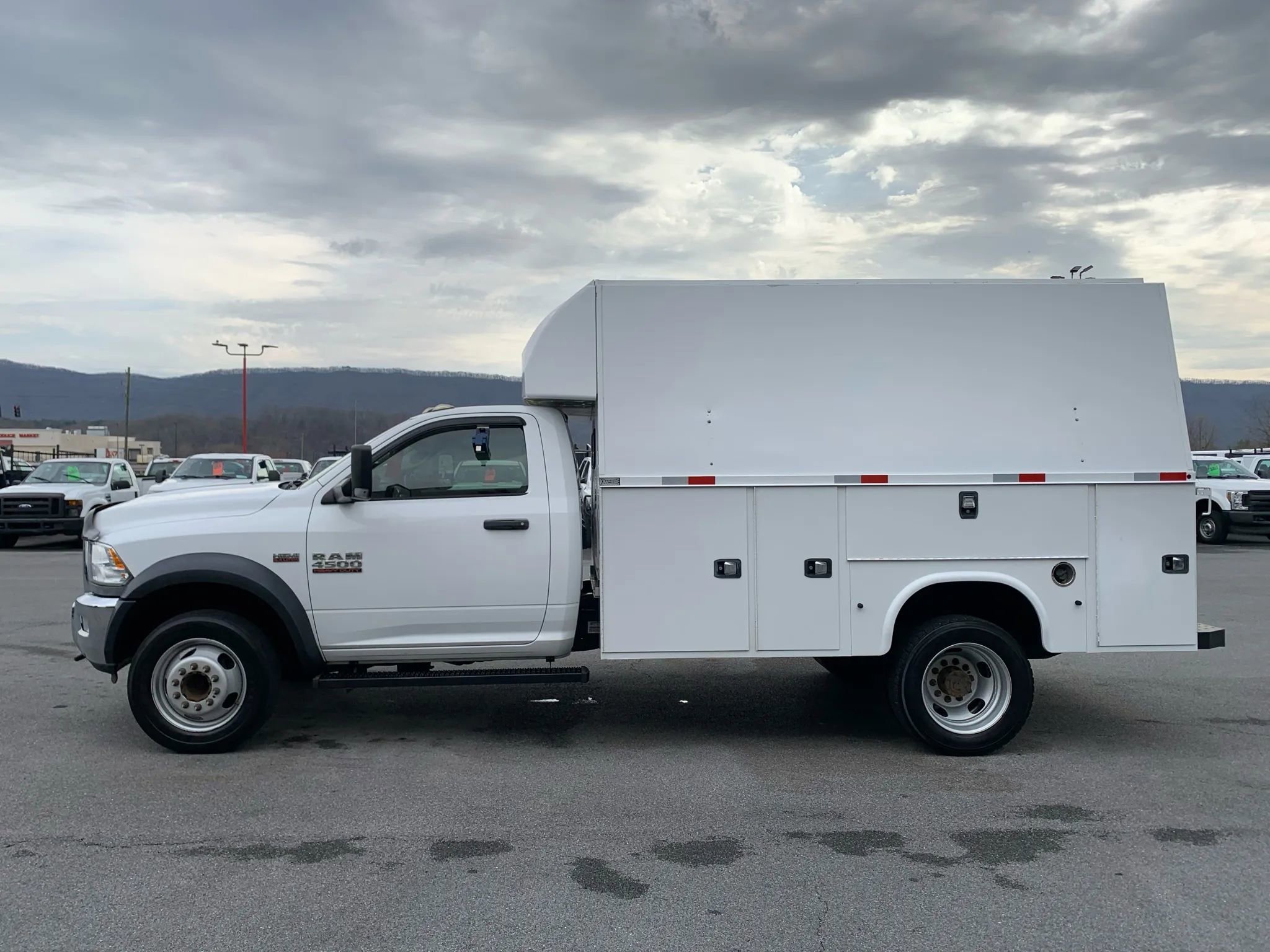 Used 2017 RAM 4500 Tradesman w/ Power & Remote Entry Group AWD/4WD image 5