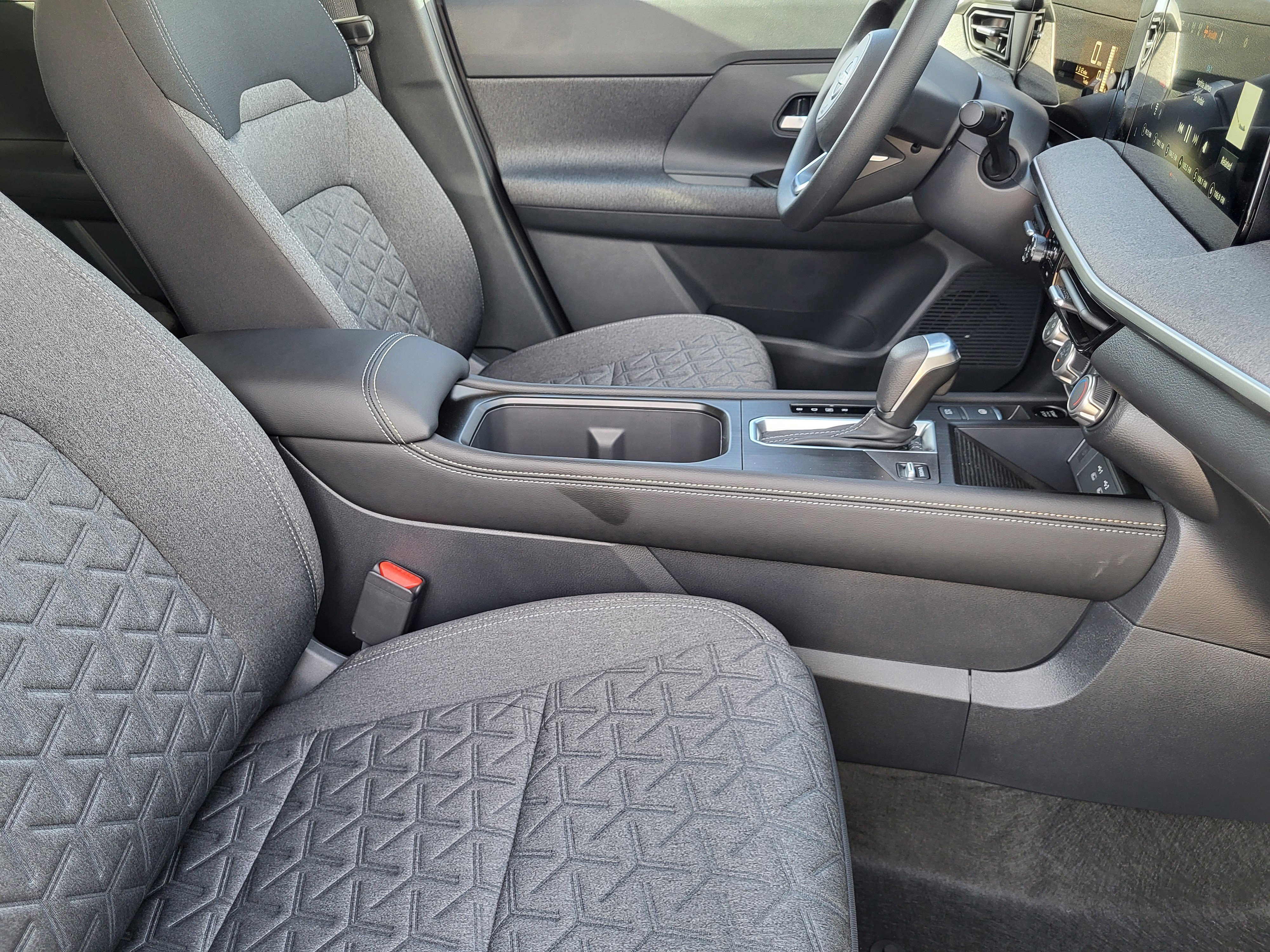 New 2025 Nissan Kicks SV w/ SV Premium Package image 9