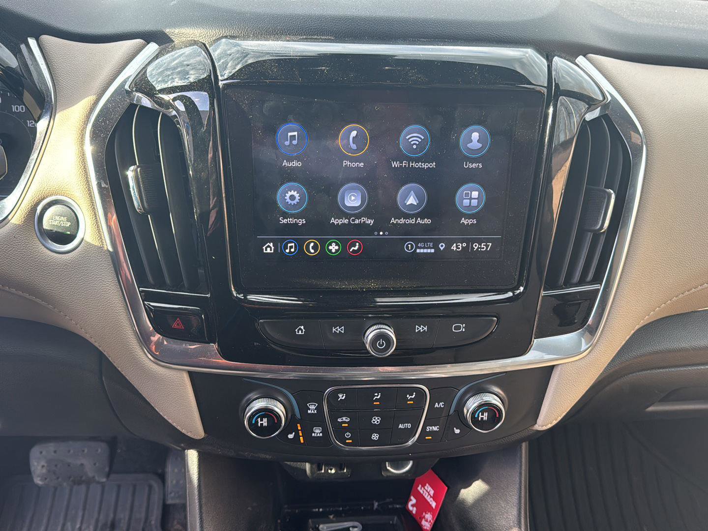 Used 2023 Chevrolet Traverse LT image 15