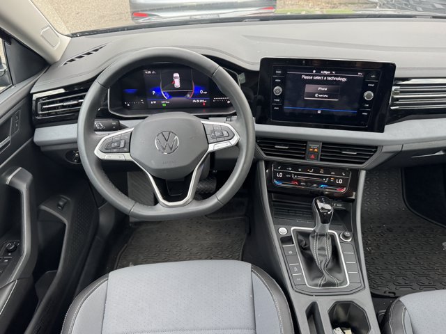 Used 2026 Volkswagen Jetta SE FWD image 14