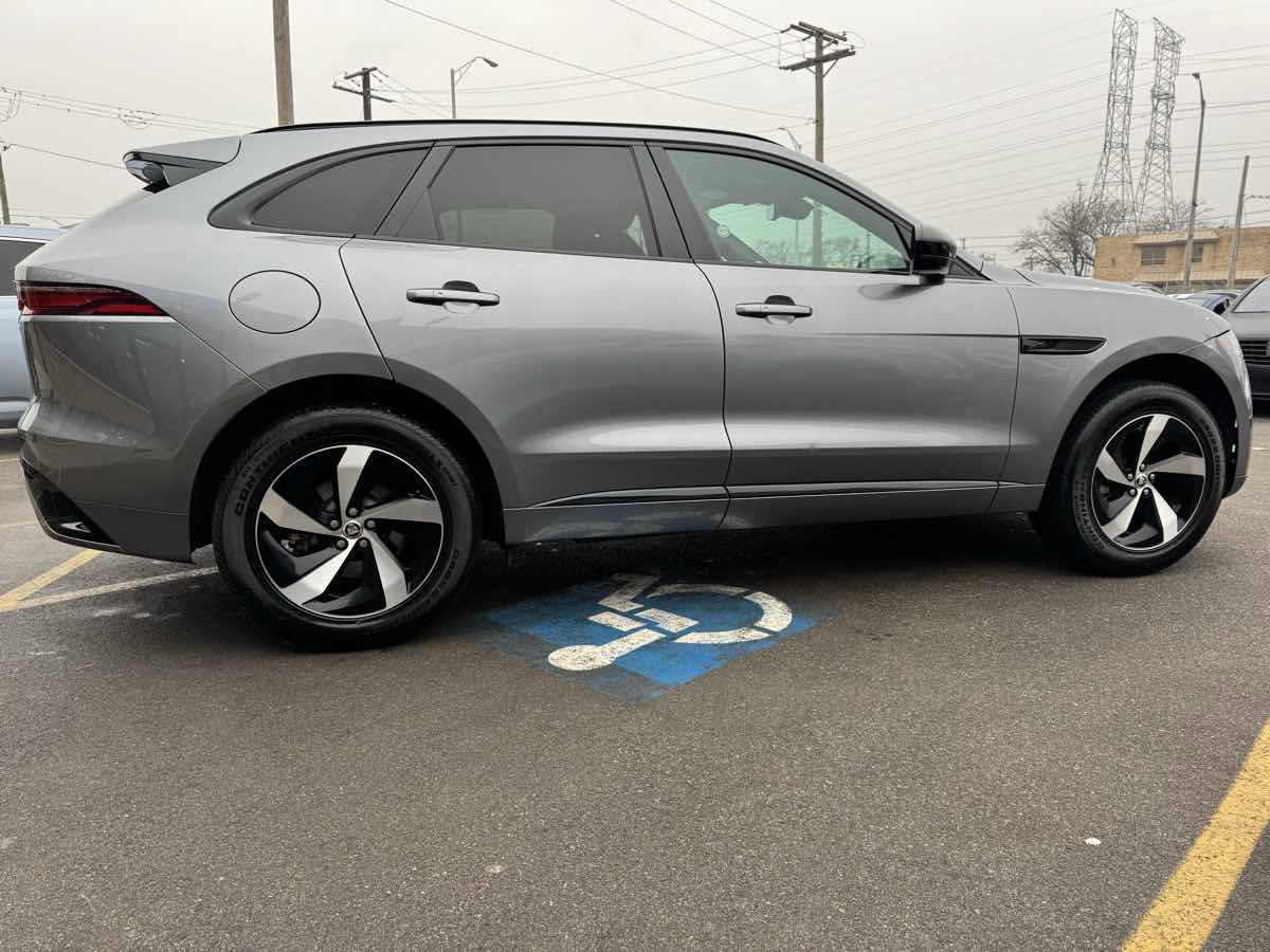 Used 2024 Jaguar F-PACE R-Dynamic S image 4