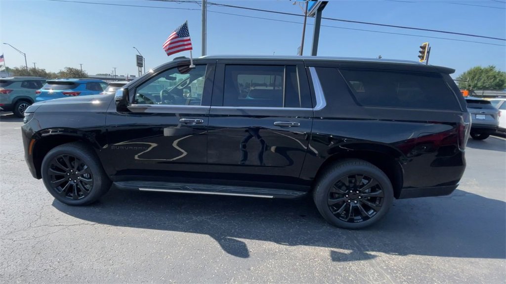 New 2025 Chevrolet Suburban Premier image 7