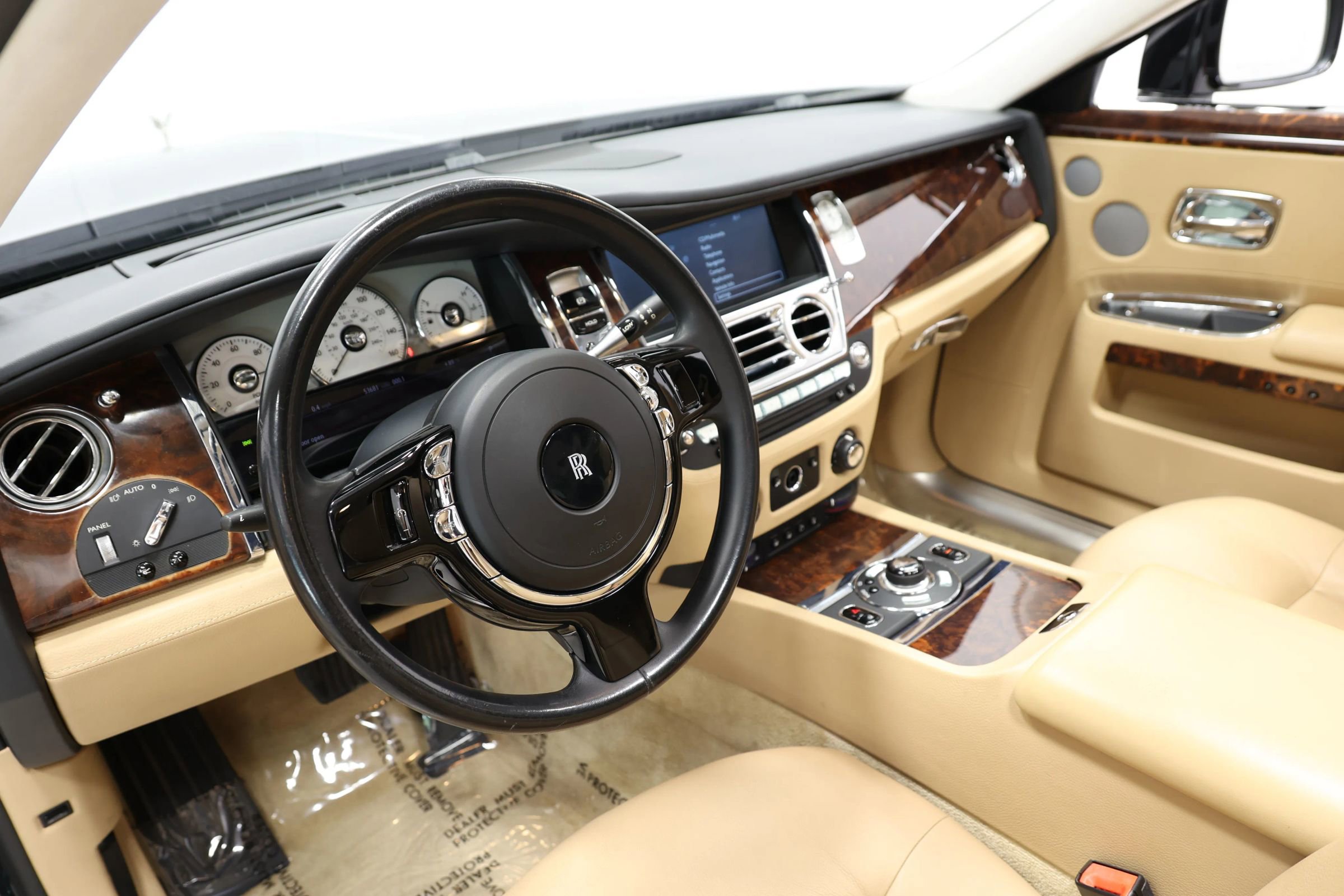 Used 2010 Rolls-Royce Ghost RWD image 2
