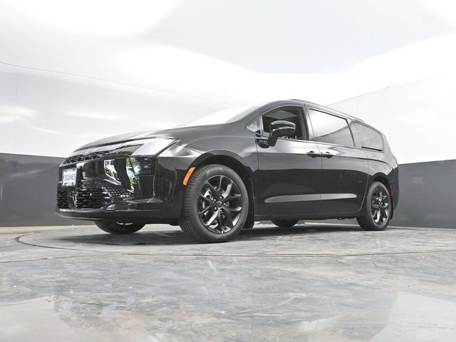 New 2027 Chrysler Pacifica Limited FWD image 53