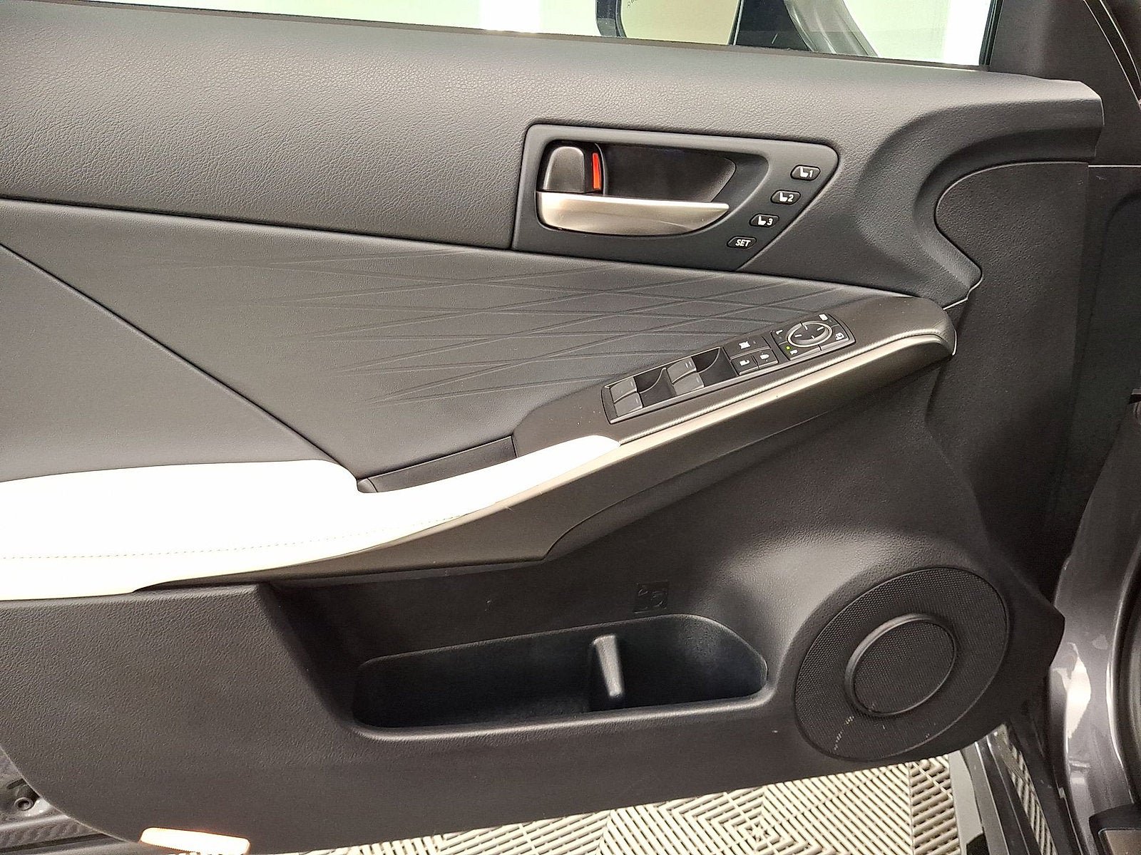 Used 2025 Lexus IS 350 F Sport AWD/4WD image 2