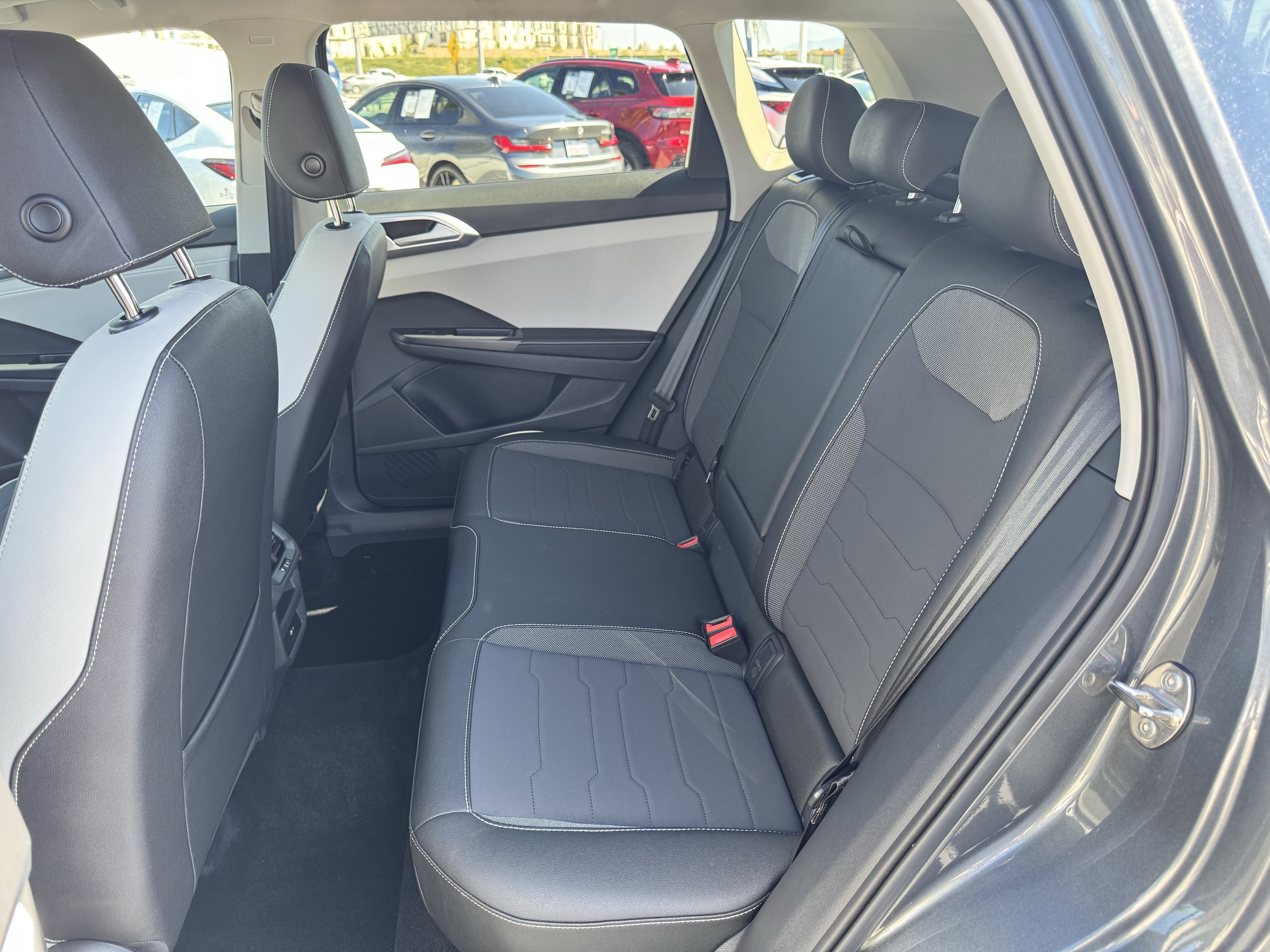 Used 2025 Volkswagen Taos SE image 34