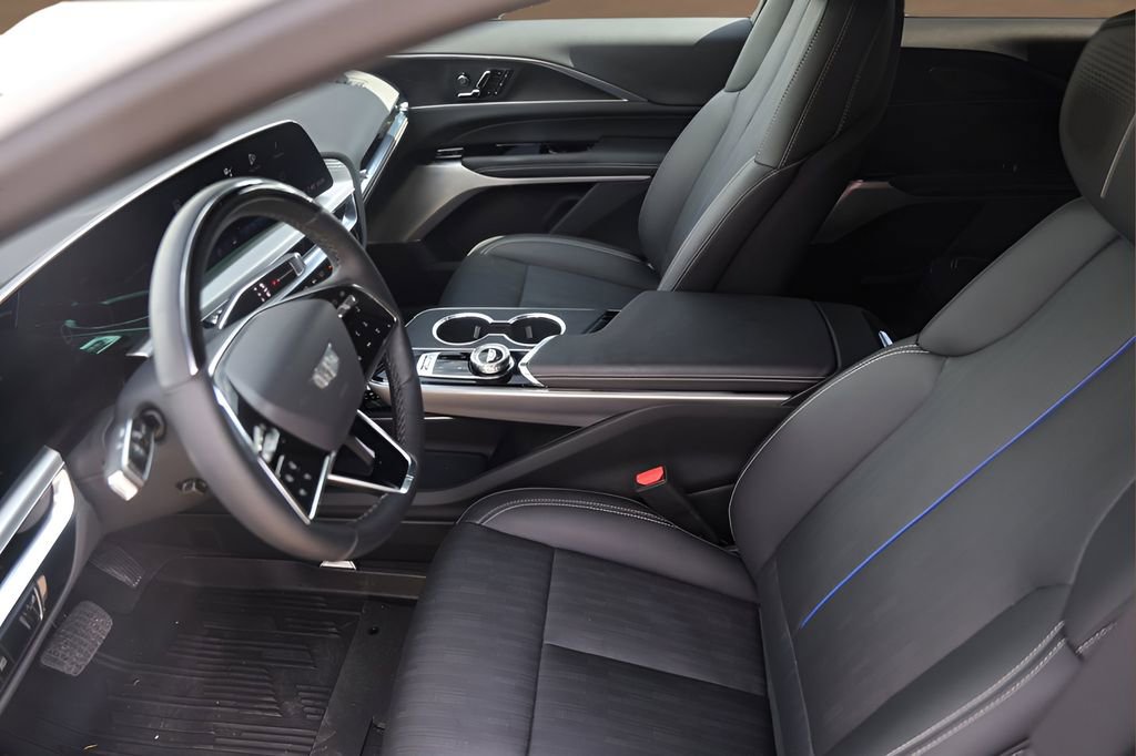 Used 2025 Cadillac Lyriq Luxury w/ LPO, Floor Liner Package image 9