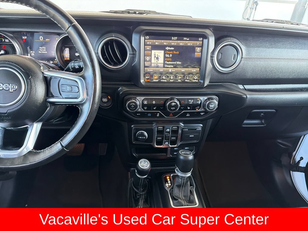 Used 2022 Jeep Wrangler Unlimited Sahara w/ Cold Weather Group AWD/4WD image 17