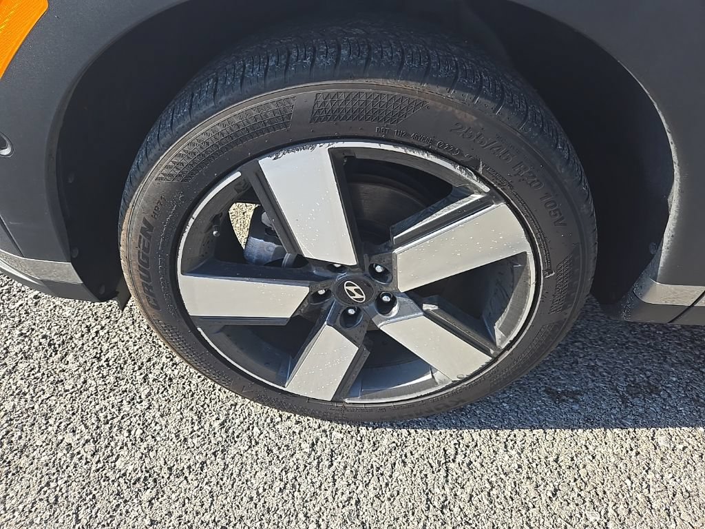 Used 2025 Hyundai Santa Fe Limited FWD image 12