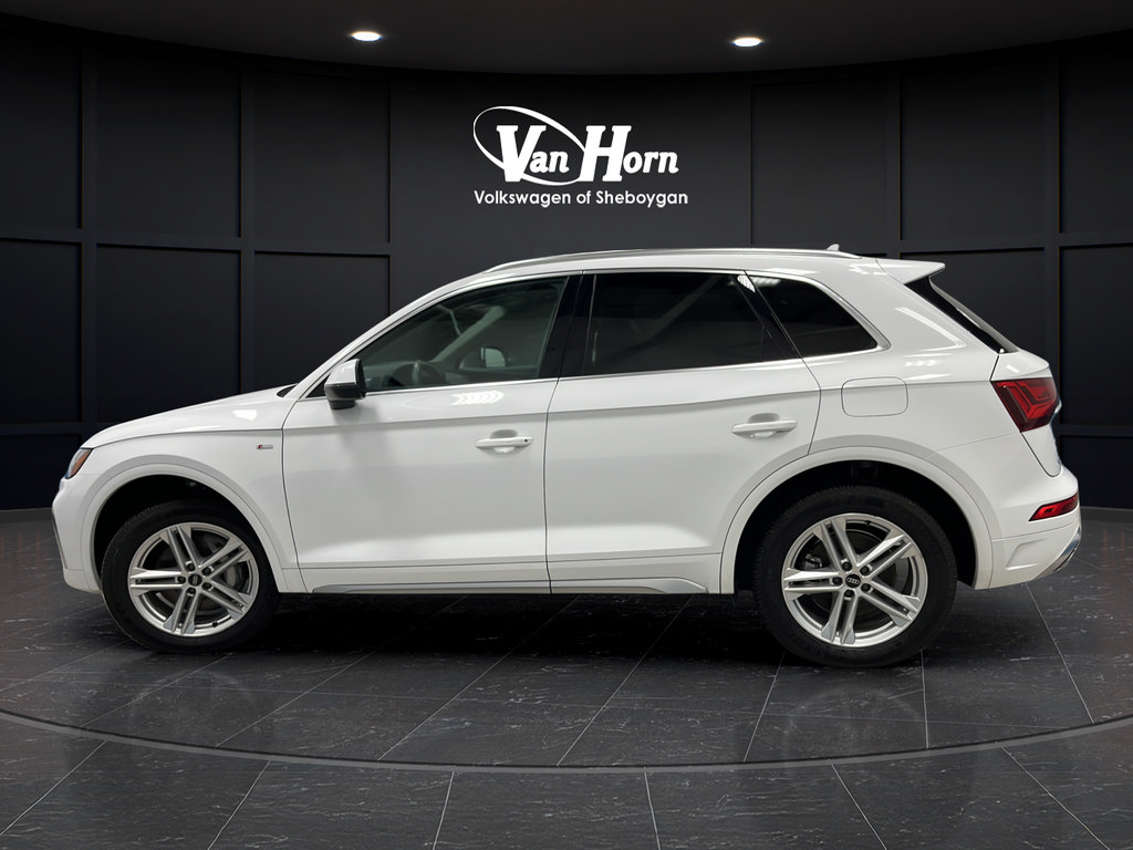 Used 2022 Audi Q5 e Premium w/ Convenience Package AWD/4WD image 4