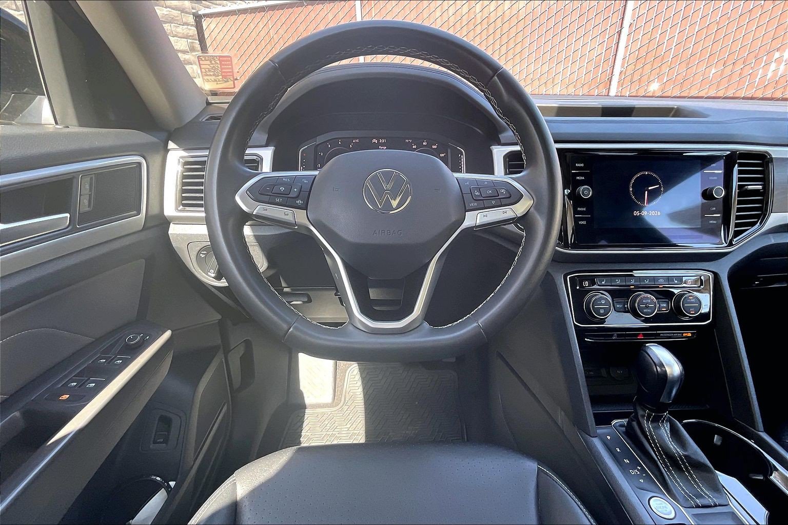 Certified 2023 Volkswagen Atlas SE w/ Panoramic Sunroof Package FWD image 4