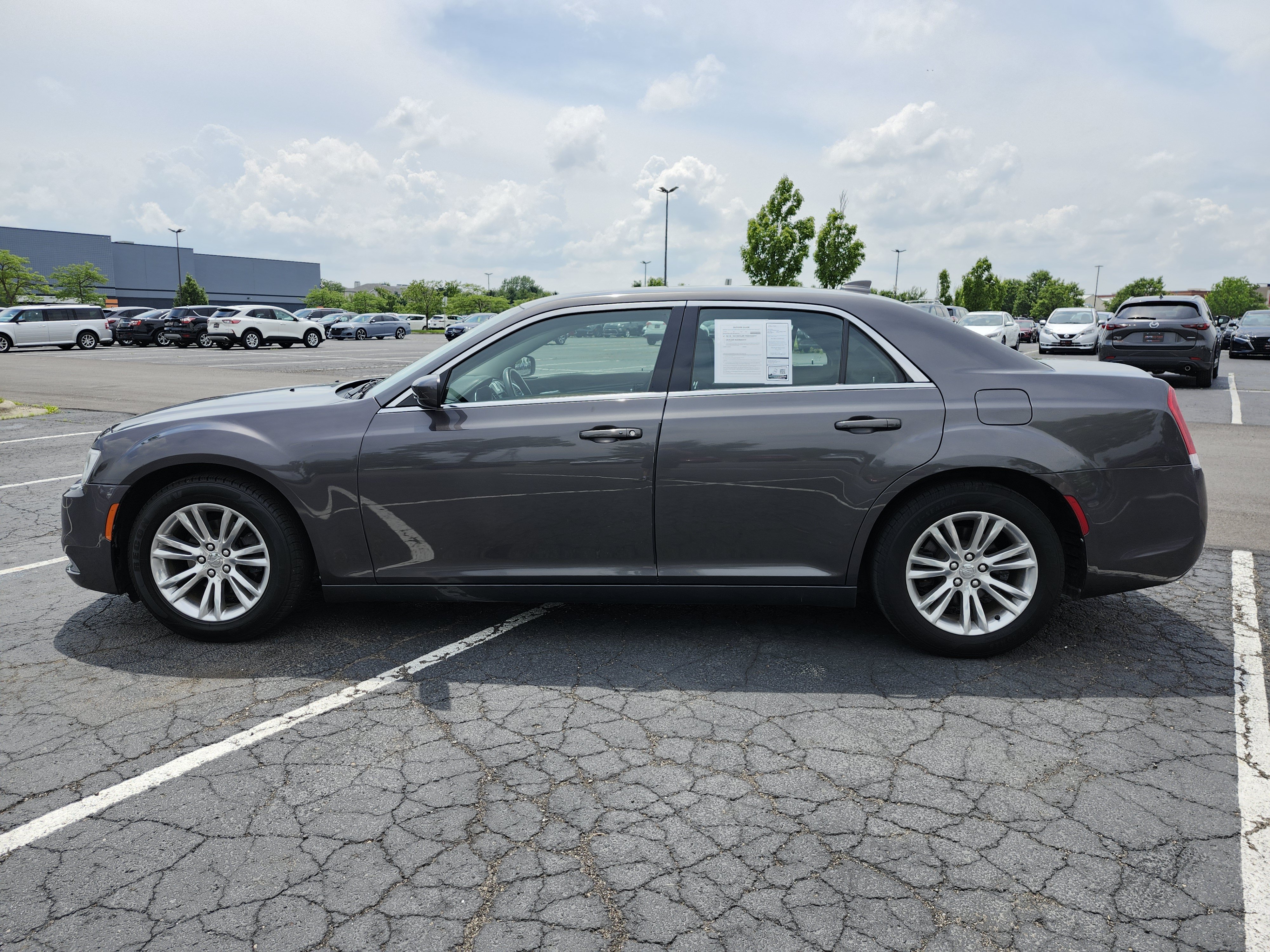 Used 2018 Chrysler 300 Touring w/ Driver Convenience Group RWD image 12