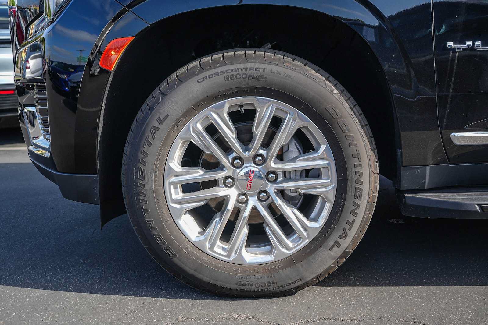 Used 2024 GMC Yukon SLT AWD/4WD image 10